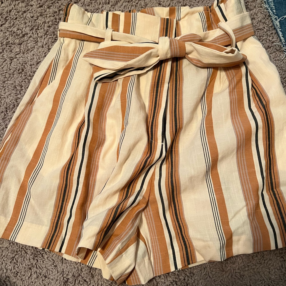 H&M shorts size 8